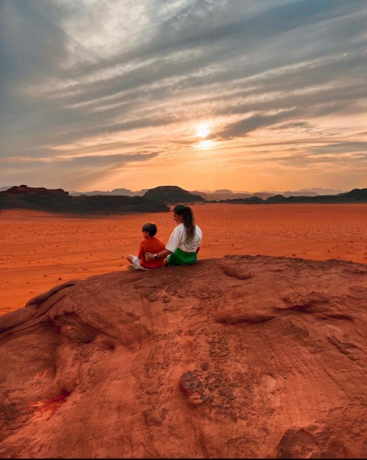 Sun Luxury Camp &Tour Lejlighed Wadi Rum Eksteriør billede