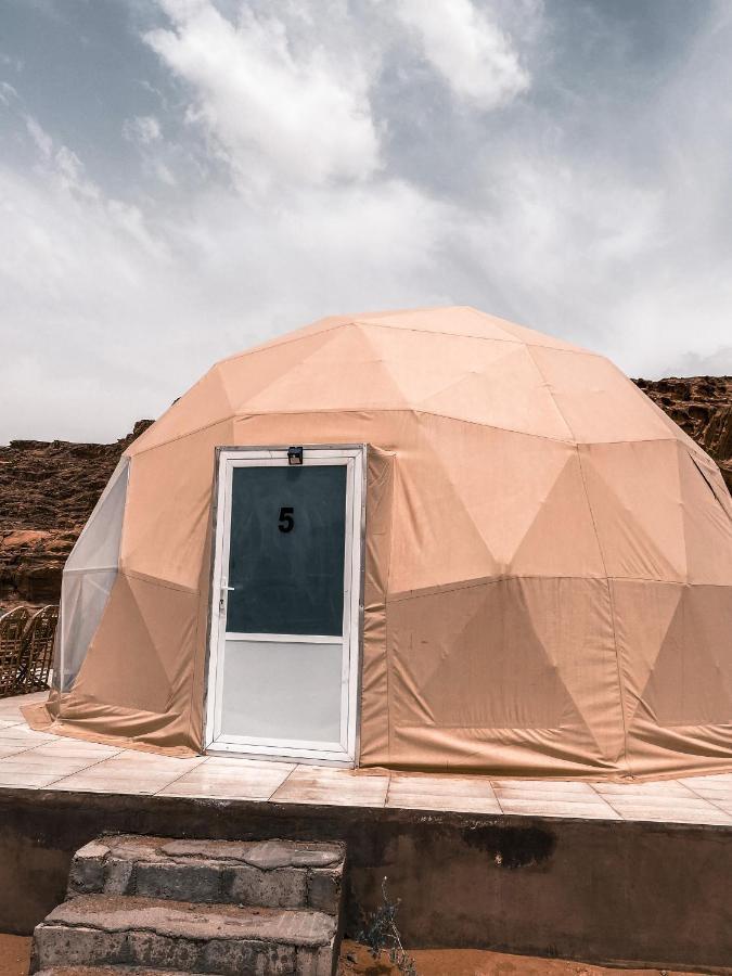 Sun Luxury Camp &Tour Lejlighed Wadi Rum Eksteriør billede