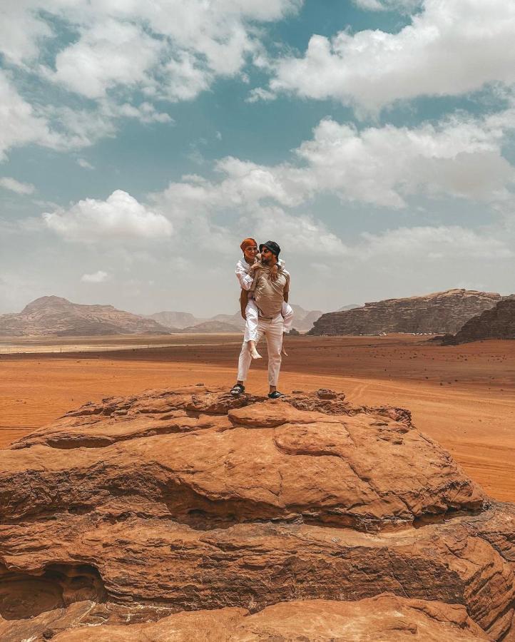 Sun Luxury Camp &Tour Lejlighed Wadi Rum Eksteriør billede